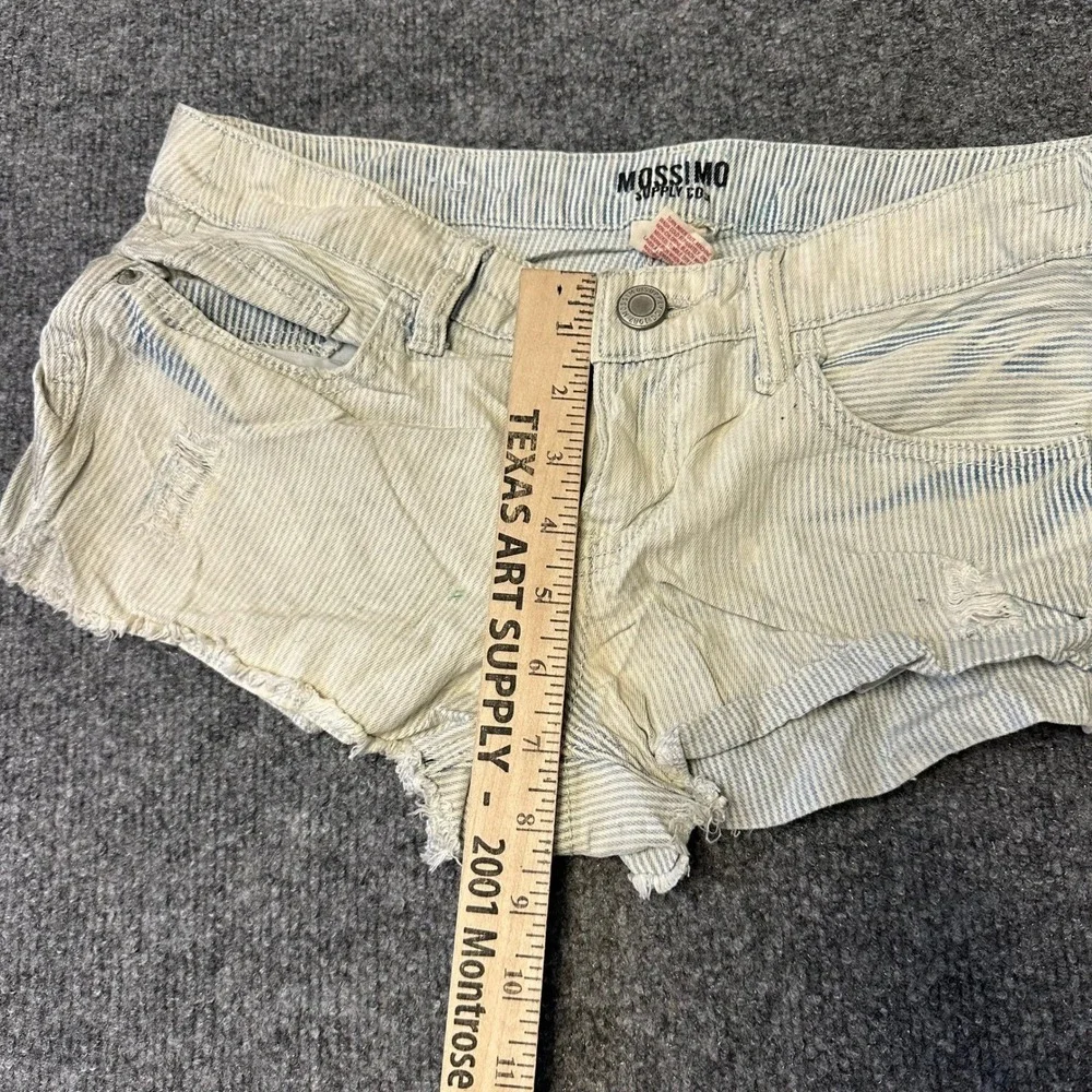 Mossimo Shorts Womens Size 7 Blue Pinstripe Cotton Distressed Raw Hem Casual - Picture 6 of 8